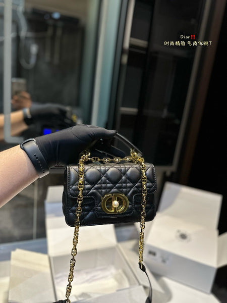 Dior Jolie