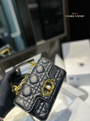 Dior Jolie