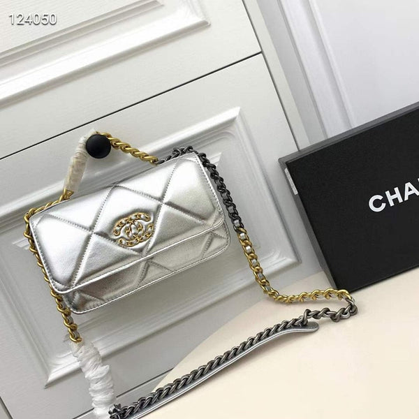 Chanel dual color chain bag