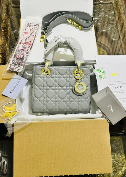 Famous brand cd handbag