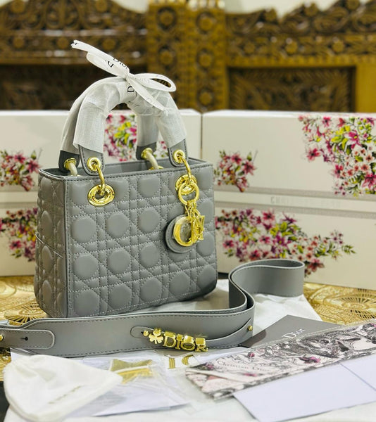 Famous brand cd handbag