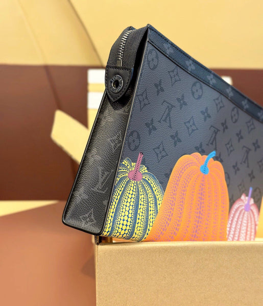 Louis vuitton Pouch