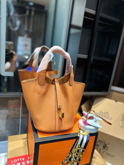 H Bucket bag