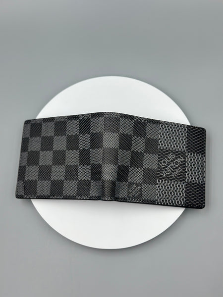LV Wallet passport holder n long wallet latest model