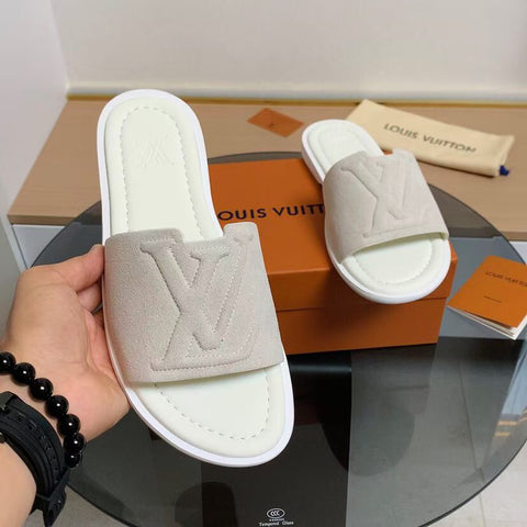 Lv slidder  Limited Edition
