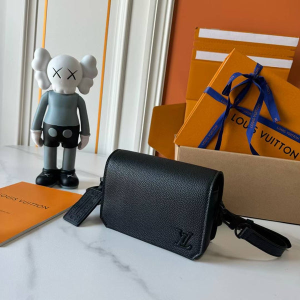 lv mens bag