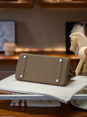 Hrmes top handle bag