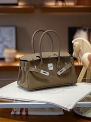 Hrmes top handle bag
