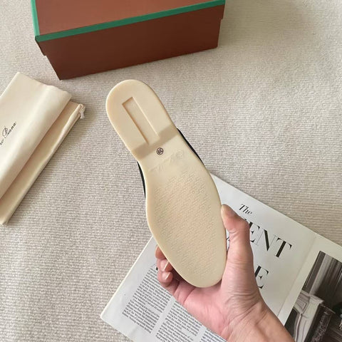 Lora Piano Shoe edition